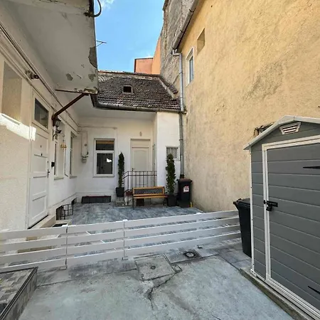 The Old Town Nest Apartment